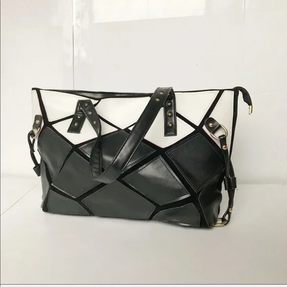 3/$20 Black And White Mosaic Stitch Purse - Picture 4 of 8